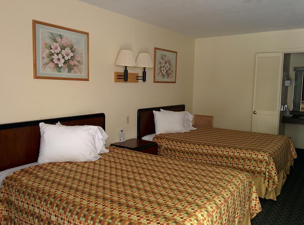 Economy Inn Toledo-Perrysburg Room photo